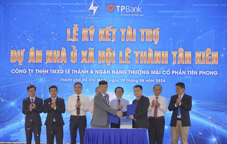 on-august-29-tpbank-signed-a-cooperation-agreement-to-finance-the